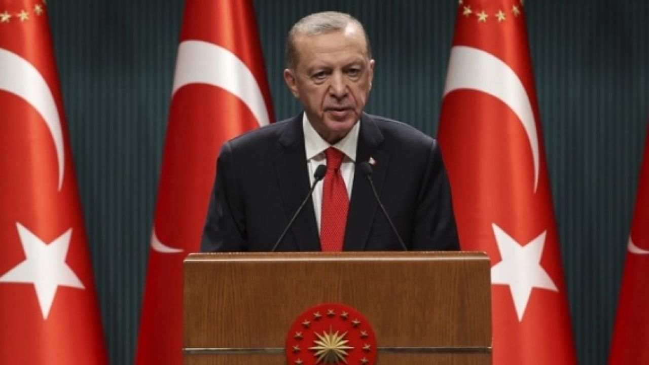 Erdoğan'dan Açıkladı: Kamuda 3 Yılı Dolan Sözleşmeliye Memurluk Yolu
